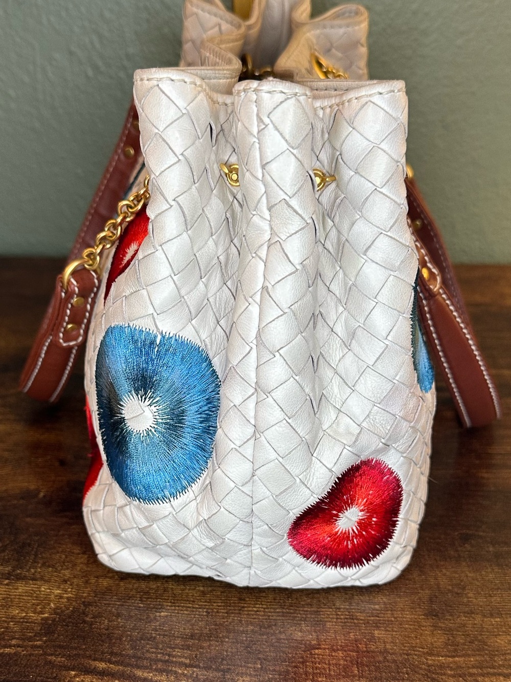 Rare Bottega Veneta Intrecciato Embroidered Leather Handbag | Made in Italy - Picture 15 of 16